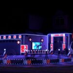 Mann erschafft mit 76.000 Glühbirnen und vielen 3D-gedruckten Objekten beeindruckende Weihnachtslichtshow