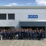 3DEO Mitarbeiter versammeln sich zur Feier der Förderung durch DBJ und EPSON in Metall-Additivfertigung