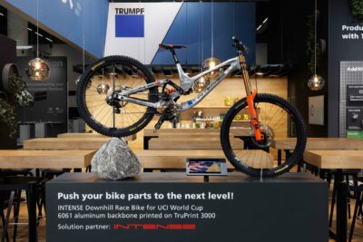 INTENSE M1 Downhill Bike mit 3D-gedrucktem Aluminium-Rückgrat auf TRUMPF TruPrint 3000 INTENSE M1 Rennrad mit 3D-Druck Komponenten bei UCI World Cup ausgestellt