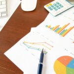 Grafische Darstellung der Stratasys Umsatzentwicklung im vierten Quartal 2023 mit Betonung auf 3D-Druck-Erfolg