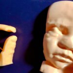 Haptisches 3D-Modell eines ungeborenen Kindes von Espace Santé Ysalis