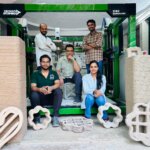Team des IISc Bangalore mit 3D-gedruckten Objekten aus nachhaltigen Materialien