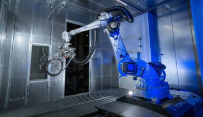 Titomic TKF1000 3D-Drucker zur Nutzung im US-Verteidigungssektor Titomic TKF1000 in einer Produktionsumgebung, ein Schlüsselwerkzeug für die Fertigung im Verteidigungssektor
