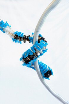 3D-gedruckter "Augmented Limb" von Chandler Cheng zur Verbesserung der Beweglichkeit im Weltraum Nahaufnahme des 3D-gedruckten "Augmented Limb" von Chandler Cheng, inspiriert von Schlangenbewegungen und Dinosaurierschwänzen