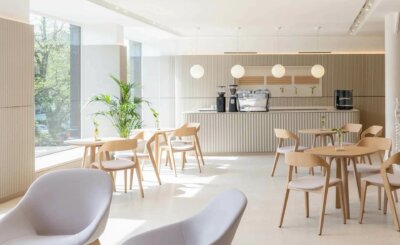 Innenansicht des NIO House Amsterdam mit nachhaltigen 3D-gedruckten Wandpaneelen von Aectual