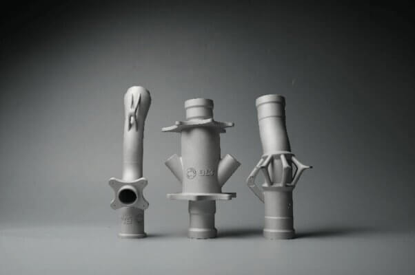 Gedruckte Bauteile aus BLT-AlAM500 Aluminiumlegierung von Bright Laser Technologies Gebogener Rohrbogen, Lüftungskanal und Verbindungsrohr aus BLT-AlAM500, hergestellt von Bright Laser Technologies