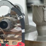 3D-gedruckte Teile und eine Mikro-Gasturbine montiert in einem Luftgestell, entwickelt durch die Zusammenarbeit von Aurora Labs und Innovaero