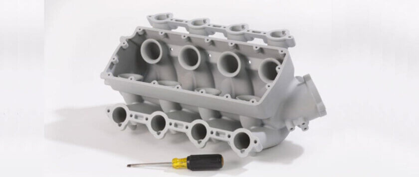 3D-gedruckter Motorblock aus Polypropylen für nachhaltige Kfz-Reparaturen 3D-gedruckter Motorblock aus Polypropylen, entwickelt von Auto Additive, zur Förderung nachhaltiger Reparaturen in der Kfz-Branche