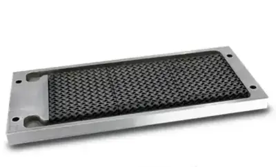 Wärmetauscherbauteil mit Ricohs Diffusions-Bonding-Technologie, gefertigt aus Binder-Jetting-Aluminium und geschmiedeten Legierungen Nahaufnahme eines Wärmetauscherbauteils, hergestellt durch die Verbindung von Binder-Jetting-Aluminium und geschmiedeten Aluminiumlegierungen mit Ricohs Diffusions-Bonding-Technologie