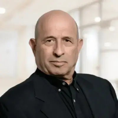 Porträt von Yoav Stern, ehemaliger CEO von Nano Dimension, der durch Julien Lederman als Interim-CEO abgelöst wurde.