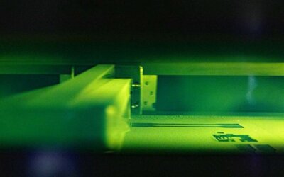 Industrieller 3D-Drucker des Fraunhofer IPA beim additiven Fertigen von Kunststoffteilen in der ARENA2036