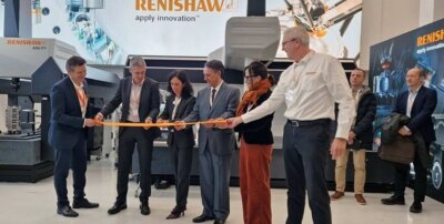 Eröffnung des Renishaw Solutions Centre in Spanien zur Förderung innovativer Fertigungstechnologien Vertreter von Renishaw, IDEKO und der baskischen Regierung bei der feierlichen Eröffnung des neuen Renishaw Solutions Centre in Elgoibar, Spanien