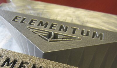 3D-gedrucktes Metallbauteil von Elementum 3D für EWAAC-Projekt der US Air Force Metallbauteil mit Elementum 3D Logo, hergestellt im 3D-Druckverfahren für Verteidigungsprojekte der US Air Force